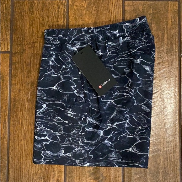 🔥FINAL SALE🔥 NWT Lululemon Swim Shorts - Picture 3 of 9